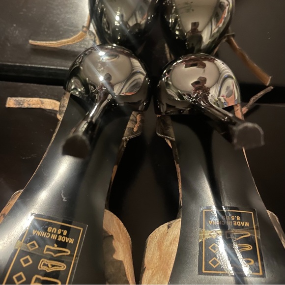 Paperfox strappy platform heels - Picture 9 of 9